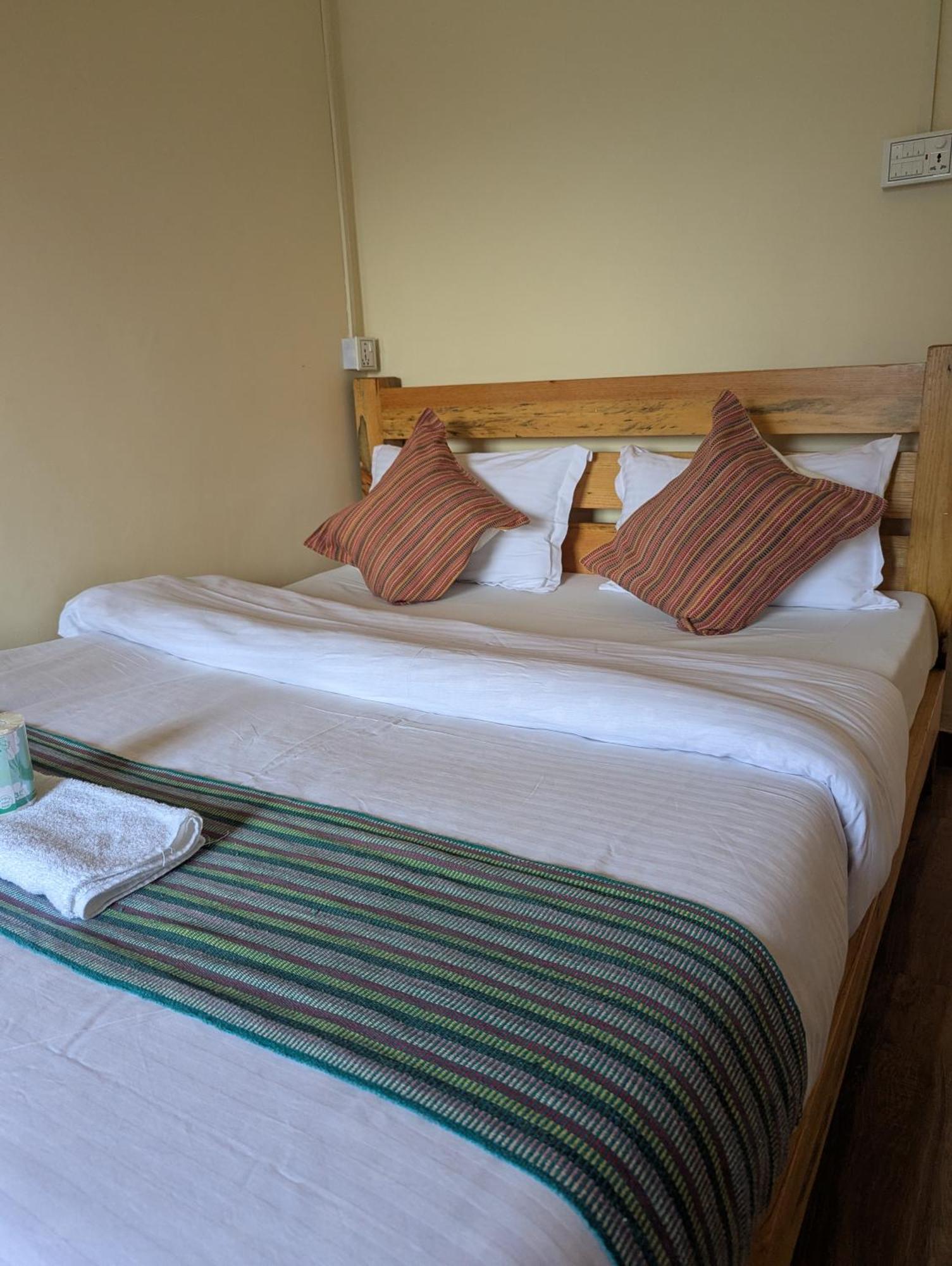 Santoshi Guest House, Pokhara Camera foto